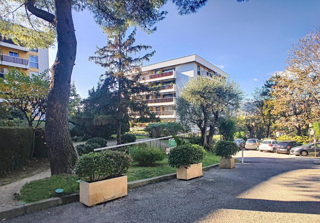 Le Petit Manseng RESIDENCE CIMIEZ LE HAUT 44 Avenue de la Marne, 06100 Nice