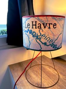 Le petit nid perché sous les toits, vue mer