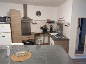 Appartement Le petit provencal 1er etg 2 Boulevard de la République 26780 Espeluche Rhône-Alpes