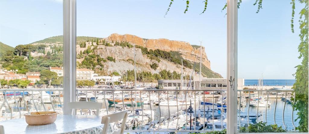 Le Phare par Dodo-a-Cassis 2 Place du Grand Carnot, 13260 Cassis