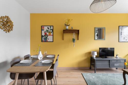 Le Phenix by Cocoonr