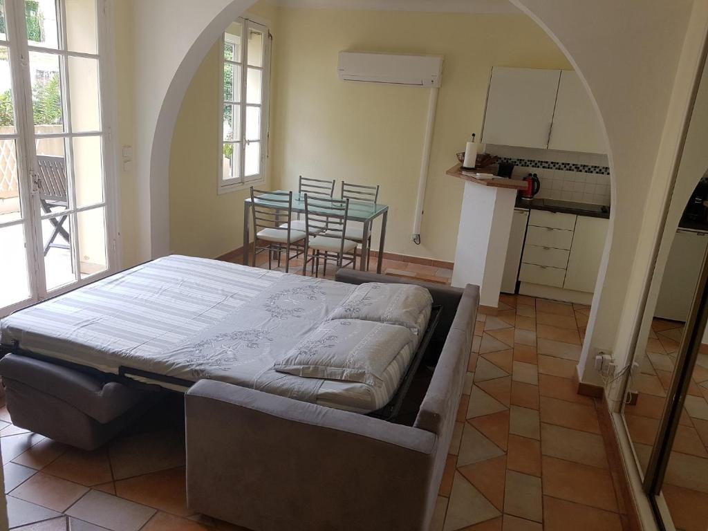 Appartement Le Pin Doré 21  Avenue du Dr Fabre 06160 Antibes