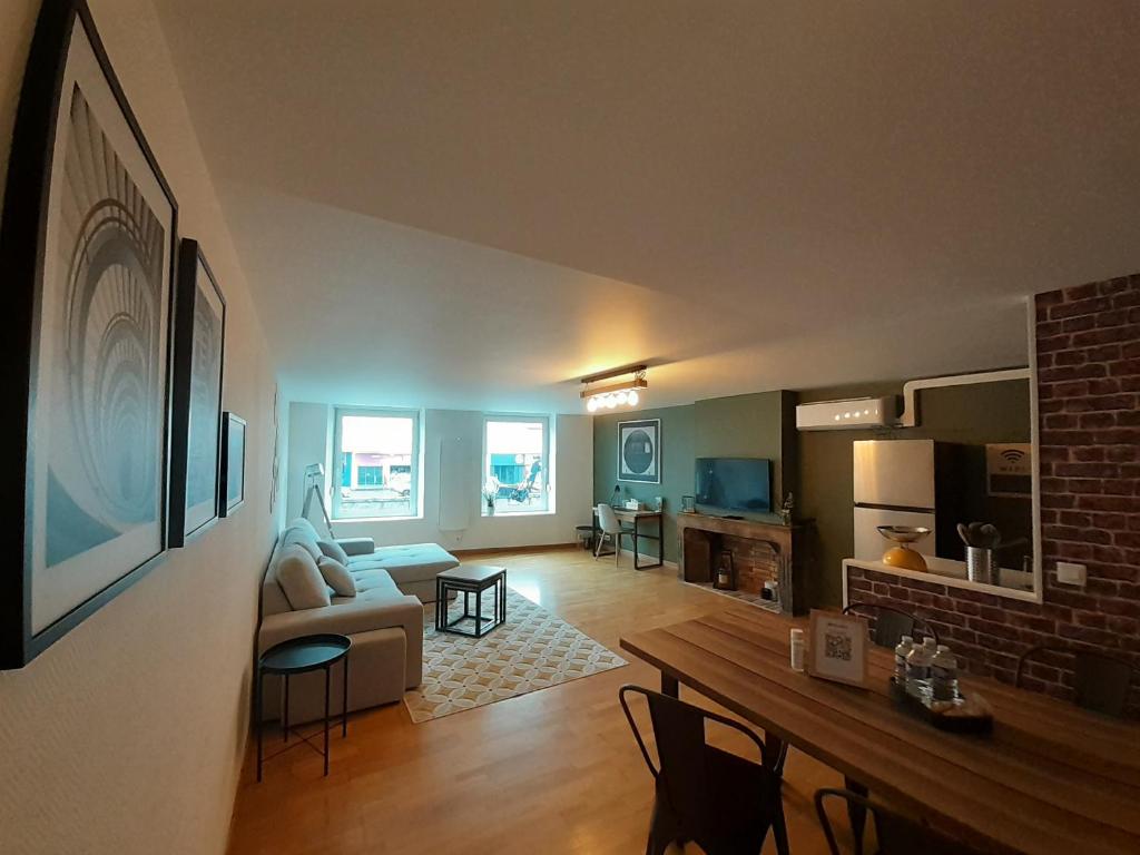 Appartement Le Pinaud 48 Quai des Bons Enfants 88000 Épinal