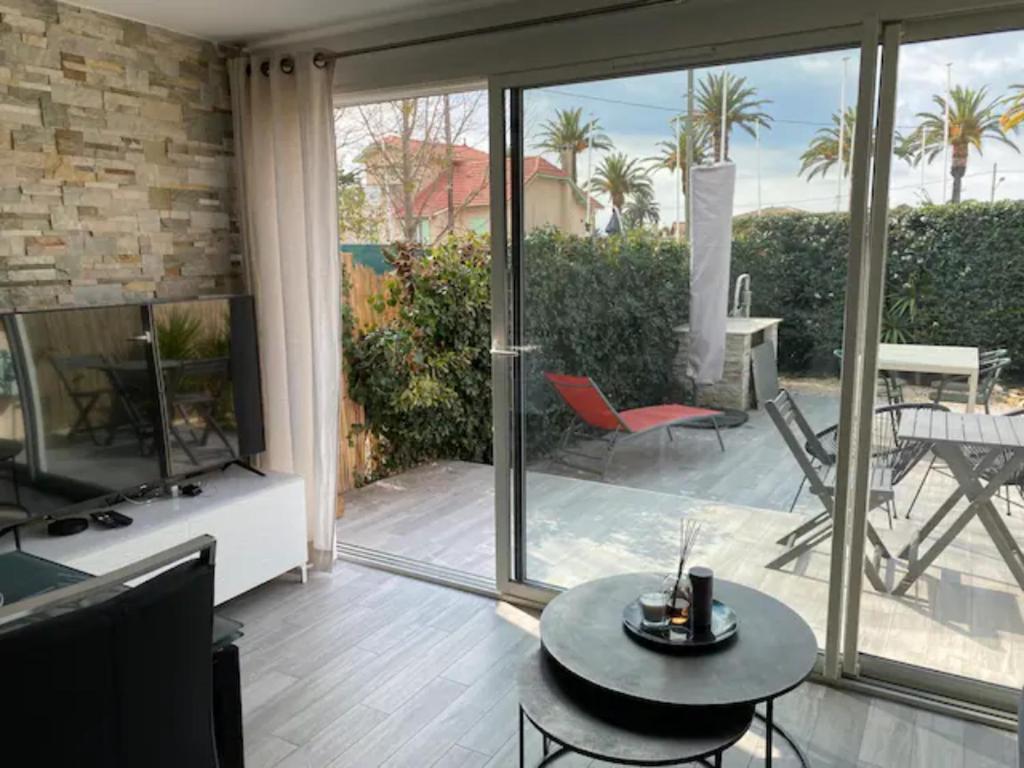 Appartement LE PLEIN SUD A DEUX PAS DE LA PLAGE 31 Impasse de Provence 83270 Saint-Cyr-sur-Mer