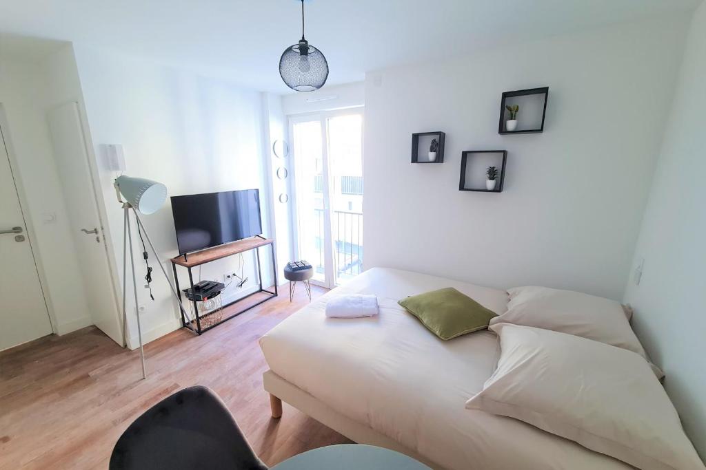 Appartement Le Poulorio 3 - Studio - Proche Gare 10 RUE POULORIO 1er ETAGE 56100 Lorient