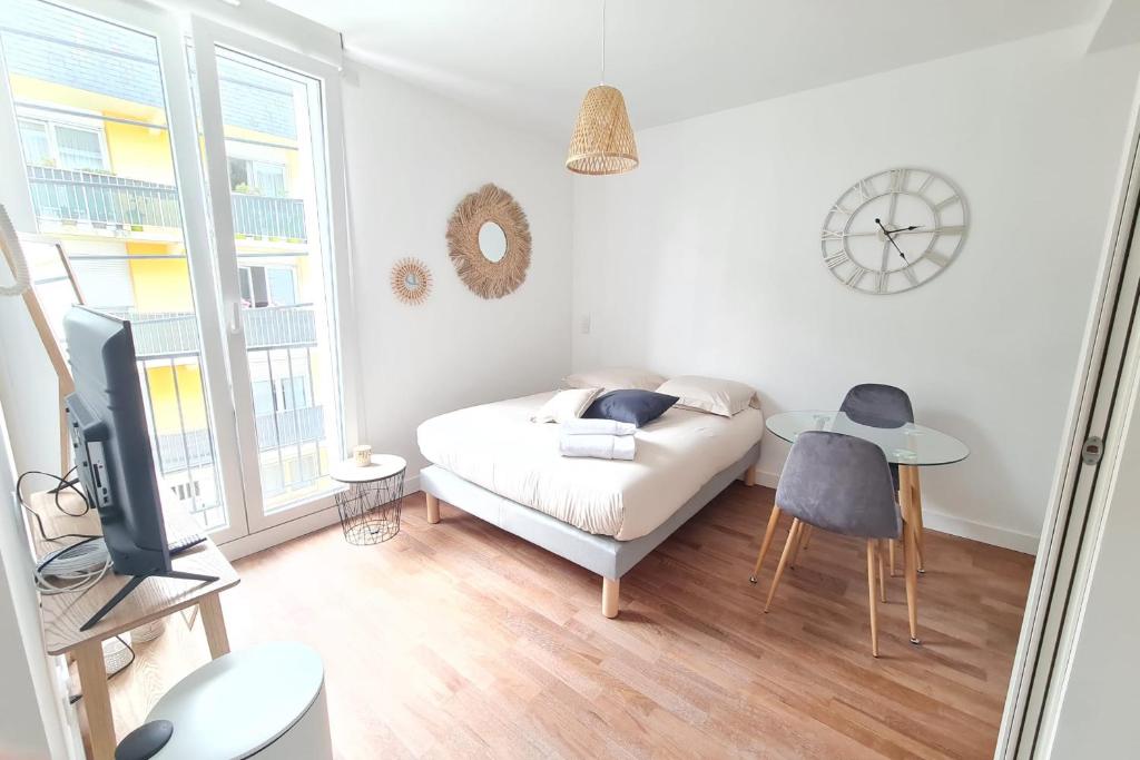 Appartement Le Poulorio 6 - Studio - Proche Gare 10 RUE POULORIO 2éme ETAGE 56100 Lorient