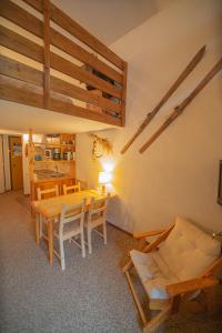 Appartement Le Pouzenc - Studio mezzanine - POU409 Chemin du Riou Sec 05200 Le Mélézet Provence-Alpes-Côte d\'Azur