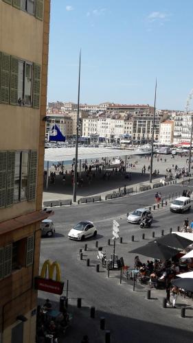 Le Pytheas Vieux Port Marseille