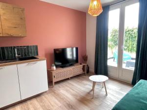 Appartement LE QUAI 4 - SUPERBE T2 LUMINEUX CALME - CLiM - TERRASSE - WiFi - Gare à 200m 35 Rue Traverse 47000 Agen Aquitaine