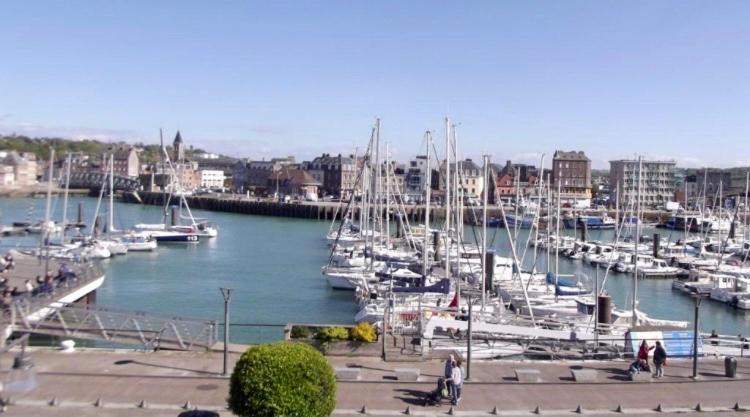 Le Quai 7 3e 7 Quai Henri IV, 76200 Dieppe