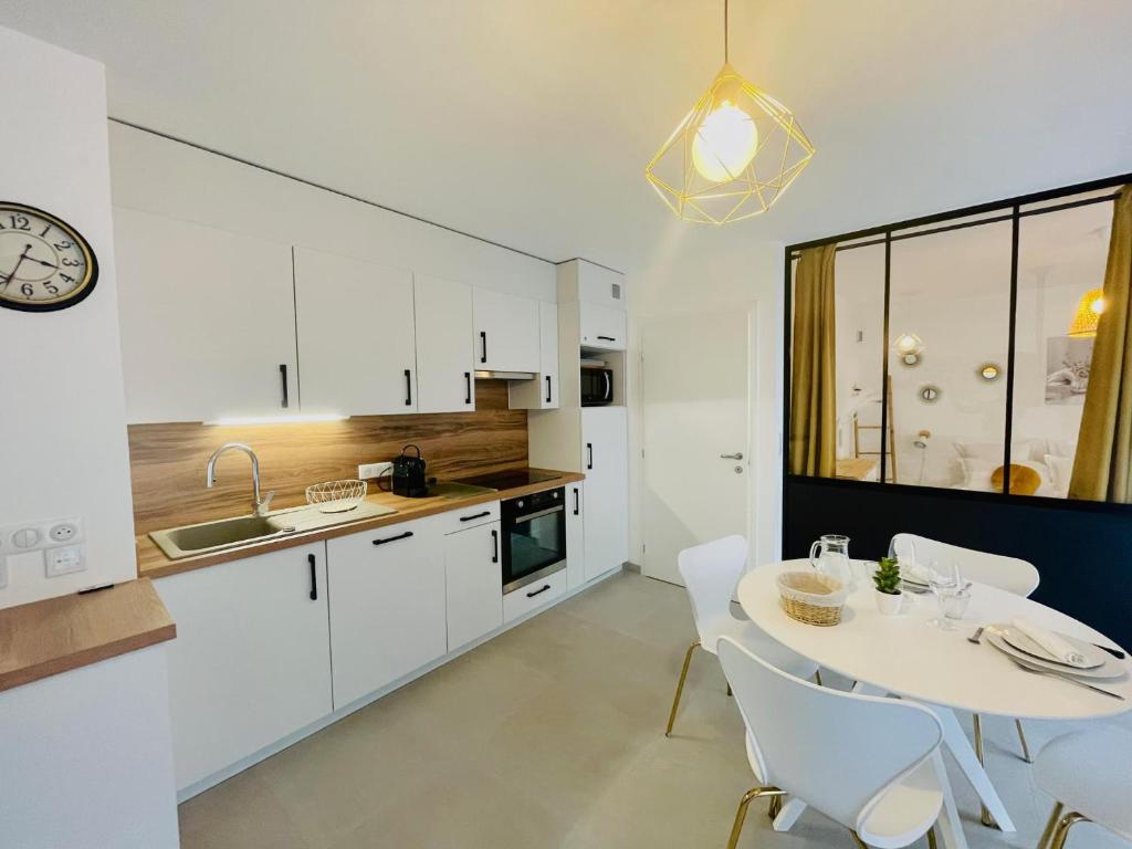 LE QUARTZ TRESUM emplacement face lac garage et vélos inclus 12, chemin de Tillier Bâtiment F, l'Amphithéâtre, 74000 Annecy