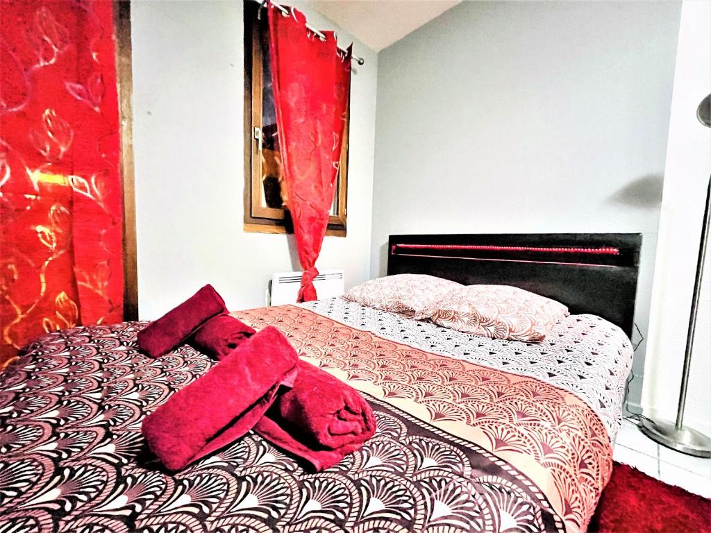 Le Red Escape à 15min du centre avec parking privé gratuit 31 Faubourg des Balmettes, 74000 Annecy
