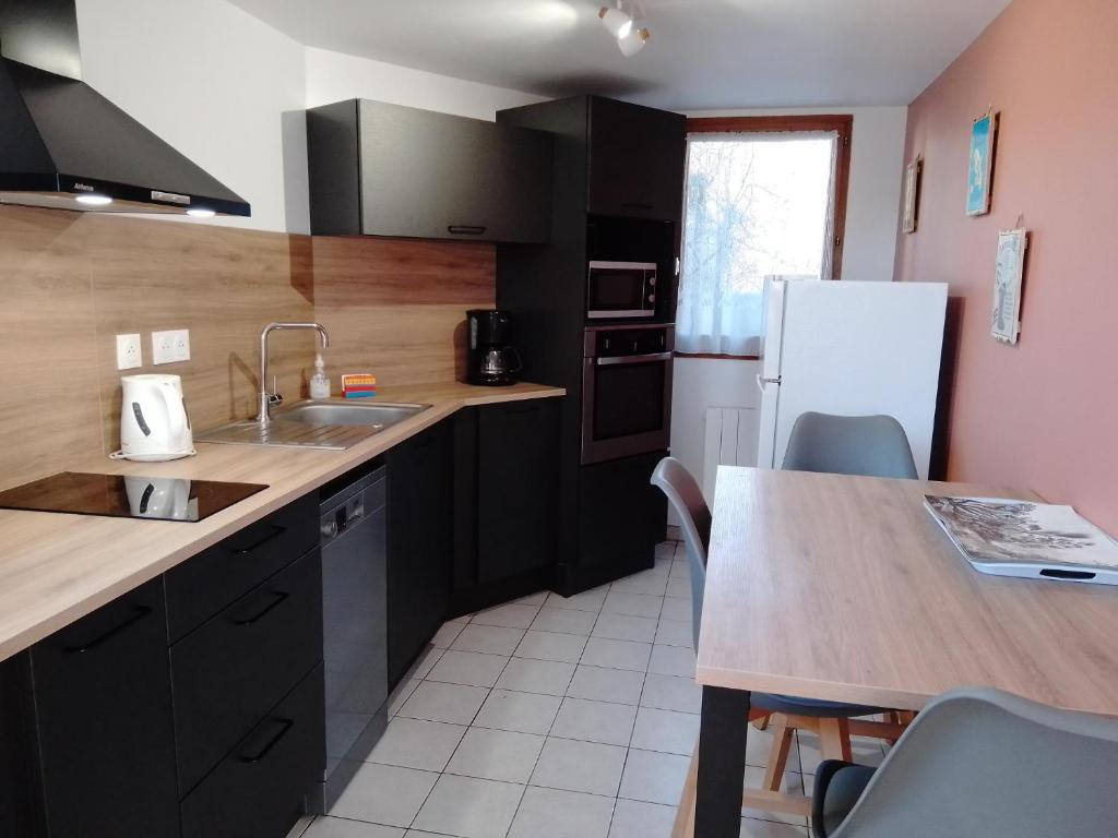 Appartement Le Refuge de Savines appartement N°1 7 Rue des Chaumettes 05160 Savines