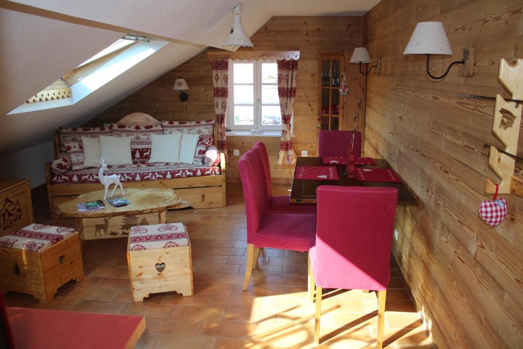 Le Refuge Géromois apt 12 étage 2 74 rue Charles de Gaulle, 88400 Gérardmer