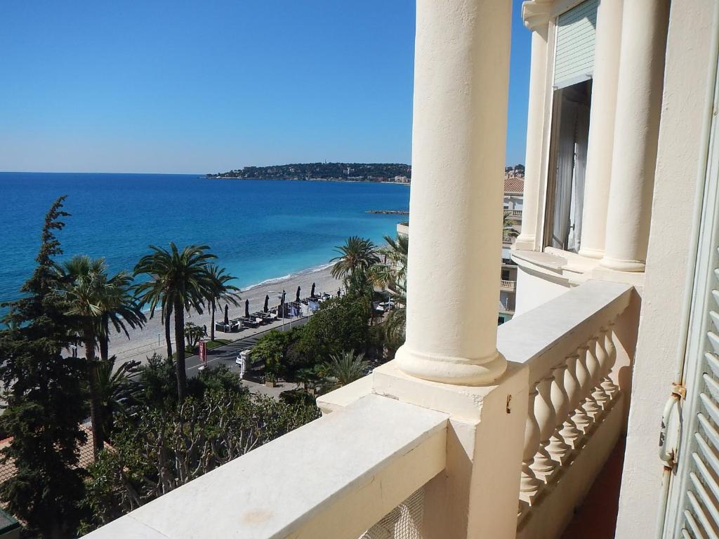 Le Regina Promenade du Soleil 1563, 06500 Menton