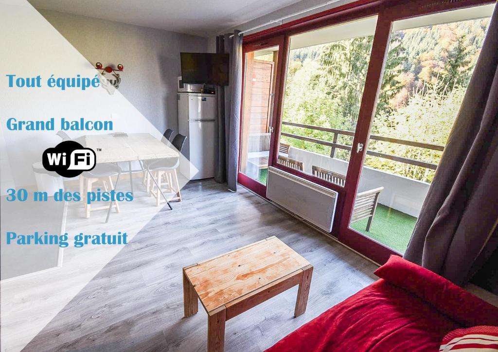 Appartement Le Relai S31 - Grand et lumineux studio avec coin montagne 4-6 pers, tout équipé, avec WIFI, à 30m des pistes avec un grand balcon, DRAPS NON COMPRIS 1er étage, Bat C, appt n°31 2932 Route de la Moussiere d'En Haut 74430 Saint-Jean-dʼAulps