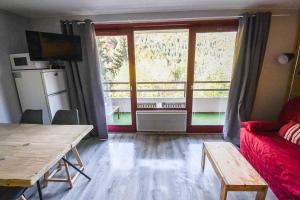 Le Relai S31 - Grand et lumineux studio avec coin montagne 4-6 pers, tout équipé, avec WIFI, à 30m des pistes avec un grand balcon, DRAPS NON COMPRIS