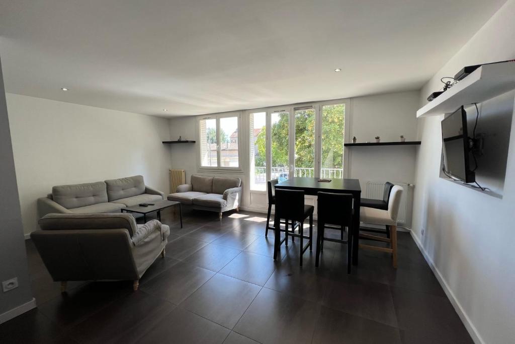 Appartement Le Républicain #DP 4 Place de la République 38400 Saint-Martin-dʼHères