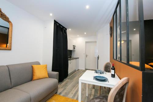 Le Rhinocéros, T1 hypercentre chic et cosy, Wifi par SOVALFI