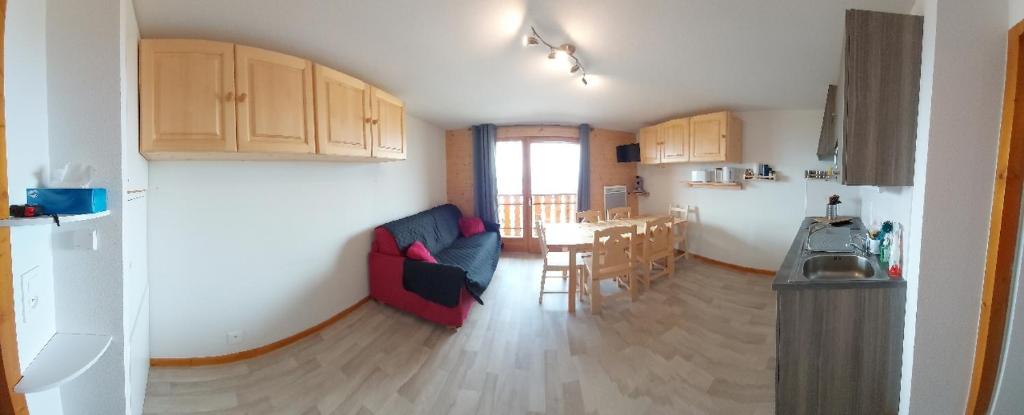 Appartement Le Rhodo Impasse de la combe a l ours 74500 Thollon-les-Mémises