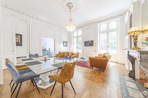Le Roi René, Appartement Haussmannien exceptionnel