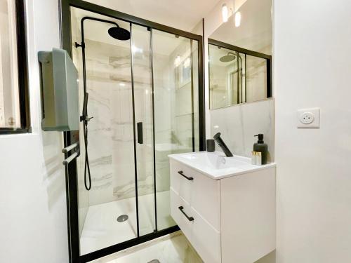 LE ROSACKER - Appartement 2 chambres - 2 salles d'eau - Terrasse bois - Stationnement gratuit 2 places en enfilade - Centre Ville