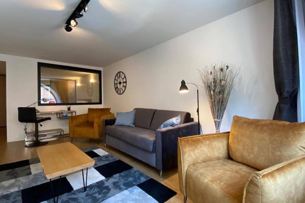 Le Royal 4 - Appartement pour 4 personnes au centre ville 14 rue Royale, 74000 Annecy