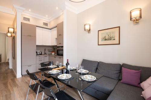 Le Sailboat, great 3-room with A/C in the center of Nice