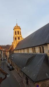 Appartement Le Saint Leonard...Il est Orange 34 Place Saint-Léonard 14600 Honfleur Normandie