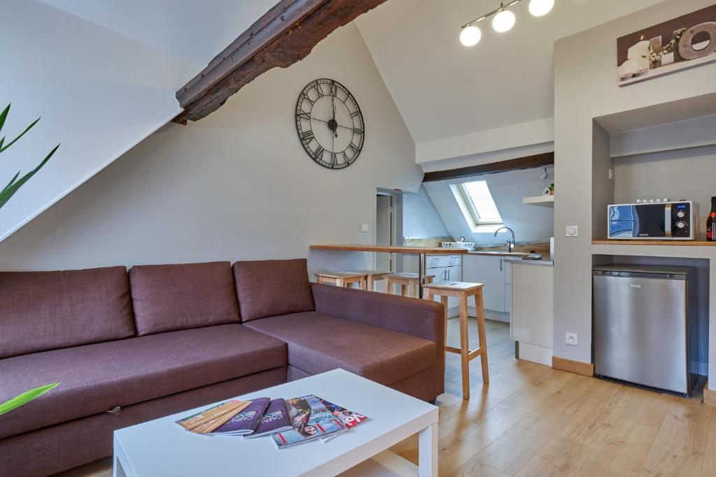 Appartement Le Saint Pierre, atypique au coeur du centre ville 1ere porte a droite, 3 eme etage 100 Rue Saint-Pierre 14000 Caen