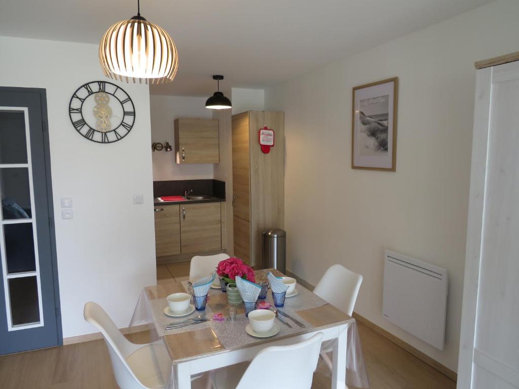 Appartement Le Saint-Saëns, bel appartement avec jardin à deux pas du centre et de la digue Appartement 0.2 13 Rue du Docteur Vautrin 62930 Wimereux