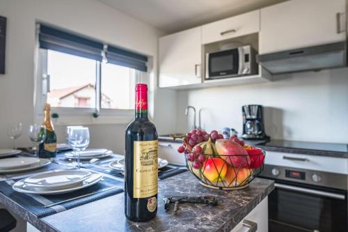 Le SAPHIR - Self Checking - 20min from Paris - 2 bathrooms - Free Parking around