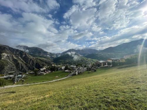 Le Seignus d'Allos T2 30m2. Aux pieds des pistes.