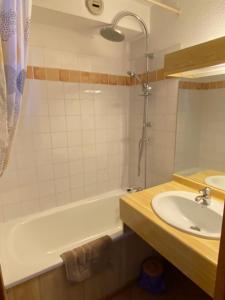 le signal 105 apartment in residence 50 meters from slopes 4-6 people