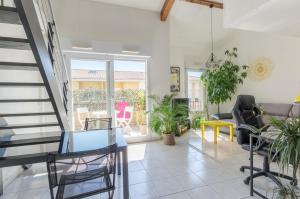 LE SMILE DUPLEX - LATTES, IDEAL PRO WIFI NETFLIX PROCHE PLAGE TRAM - CoHôteConciergerie La Grande Motte Montpellier