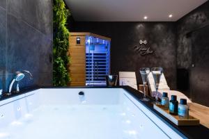 Le SPA & Le Cocon - Jacuzzi - Sauna - Appart'Hôtel SPA - Melina & Alfred Agen