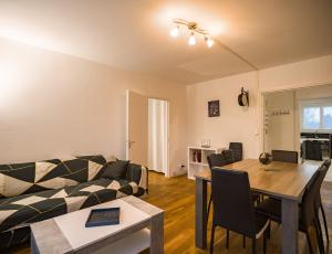 Appartement Le Spacieux - 6 personnes - Parking Gratuit 11 Rue Charles Dernuet 10120 Saint-André-les-Vergers Champagne-Ardenne
