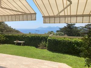 Le St Georges Californie, Appartement-Villa avec Grand Jardin et Vue Mer