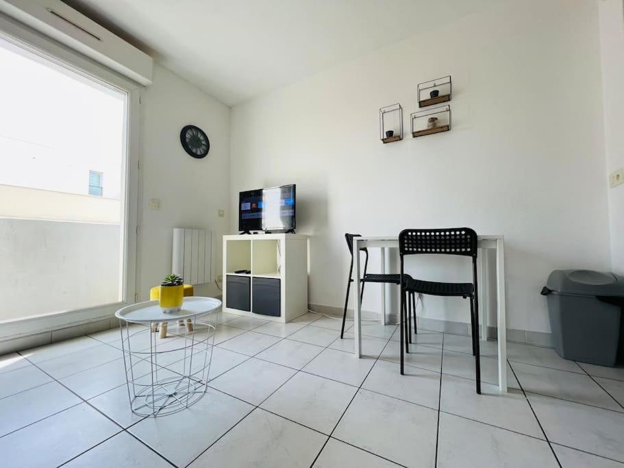 Appartement Le Studio 18 à Nîmes, proche centre ville & Gare TGV, Wifi Balcon 18 Rue Dhuoda 30900 Nîmes