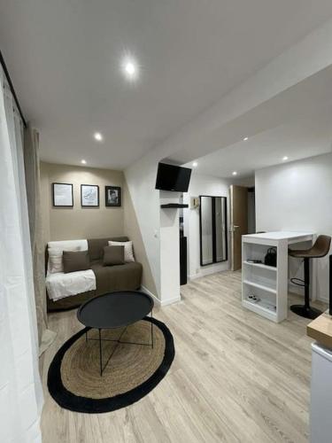 - Le Studio 5 : Cocooning en Intra Muros Avignon -