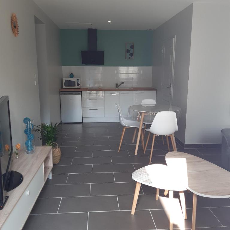 Appartement le studio de Bruno 89 Avenue de Courteille 61000 Alençon