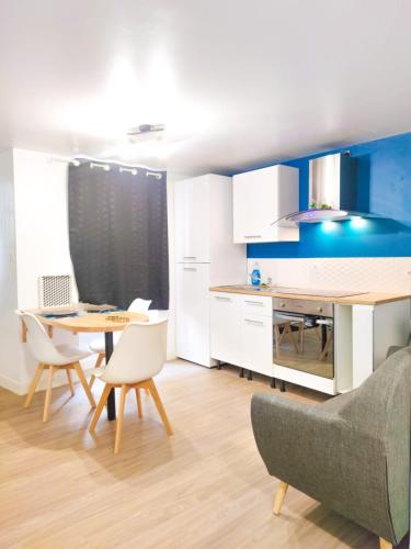 Appartement Le studio du château 111 Rue de Rillé 35300 Fougères Bretagne