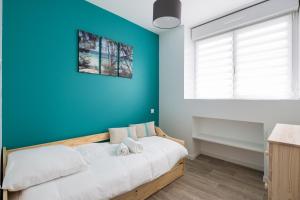Le Suroit by Cocoonr