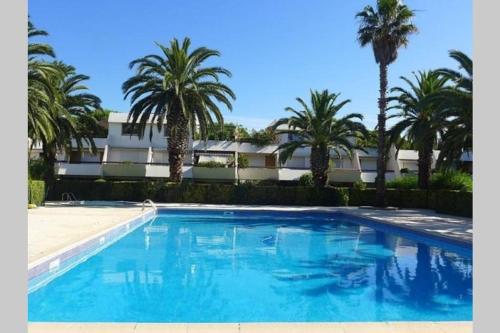 LE TAMARINA P2 avec parking - piscine proche plage