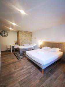 Appartement Le temps d'une pause, jacuzzi et table de massage 19 Rue Hector Berlioz 38550 Saint-Maurice-lʼExil Rhône-Alpes