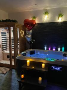 le tricosy jacuzzi et sauna privatif