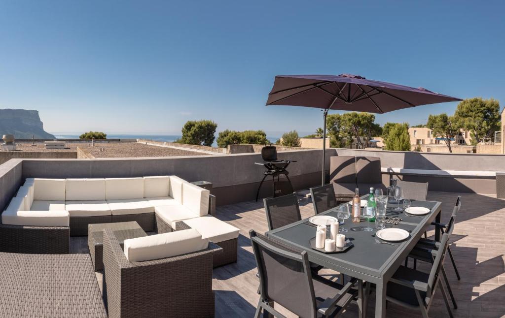 Le Vallat vue mer cassis terrasse privative spa jacuzzi barbecue calanques Résidence Les Brayes avenue Jean-Jacques  Vernazza Immeuble La Chaconne 2A, 13260 Cassis