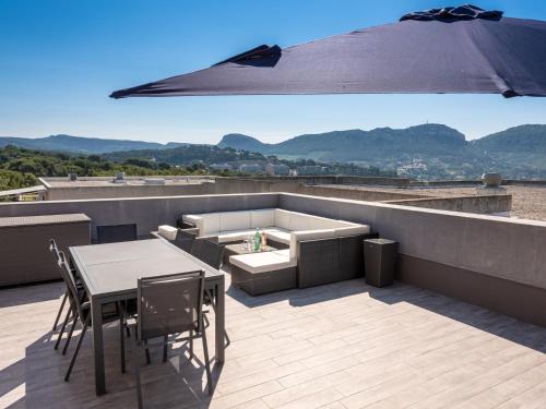 Le Vallat vue mer cassis terrasse privative spa jacuzzi barbecue calanques