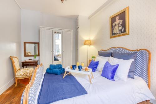 * Le Versaillais*2 min à pied du Château