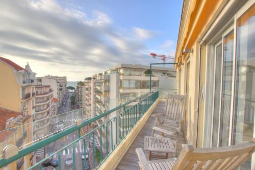 Le Versaille two bedrooms